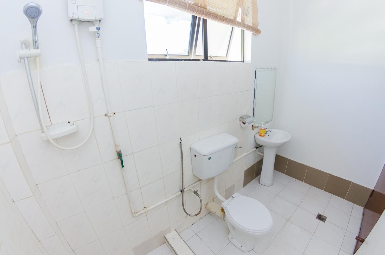 Poni Homestay Muara Zewnętrze zdjęcie