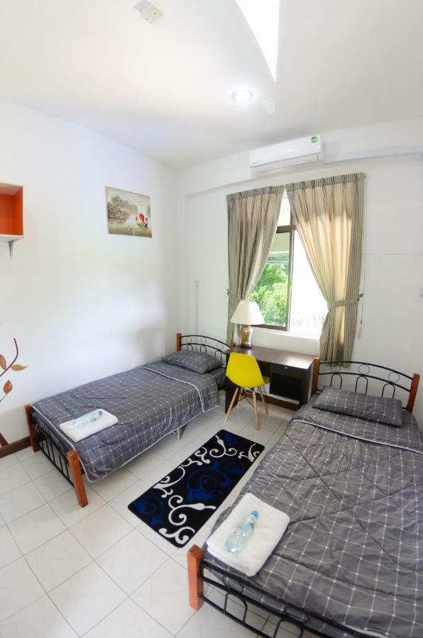 Poni Homestay Muara Zewnętrze zdjęcie