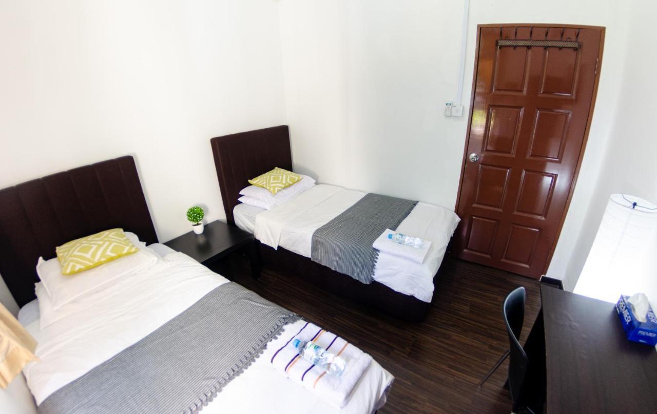 Poni Homestay Muara Zewnętrze zdjęcie